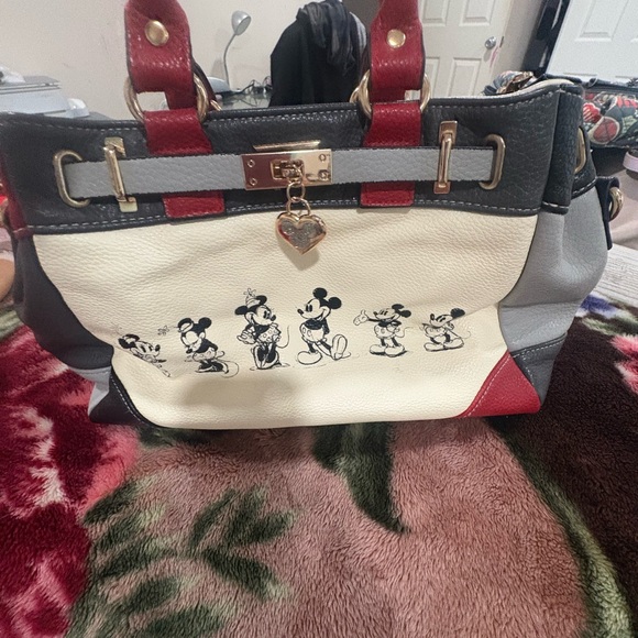 Disney Mickey Mouse And Minnie Mouse Love Story Handbag - Picture 2 of 7